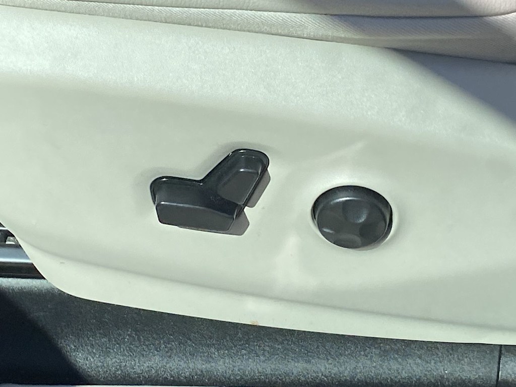 Thumbnail: 2020 Chrysler Pacifica - 25