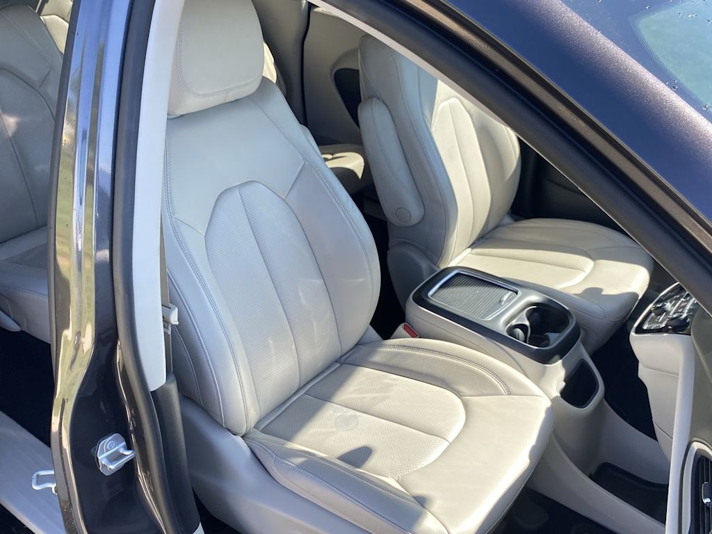 Thumbnail: 2020 Chrysler Pacifica - 27