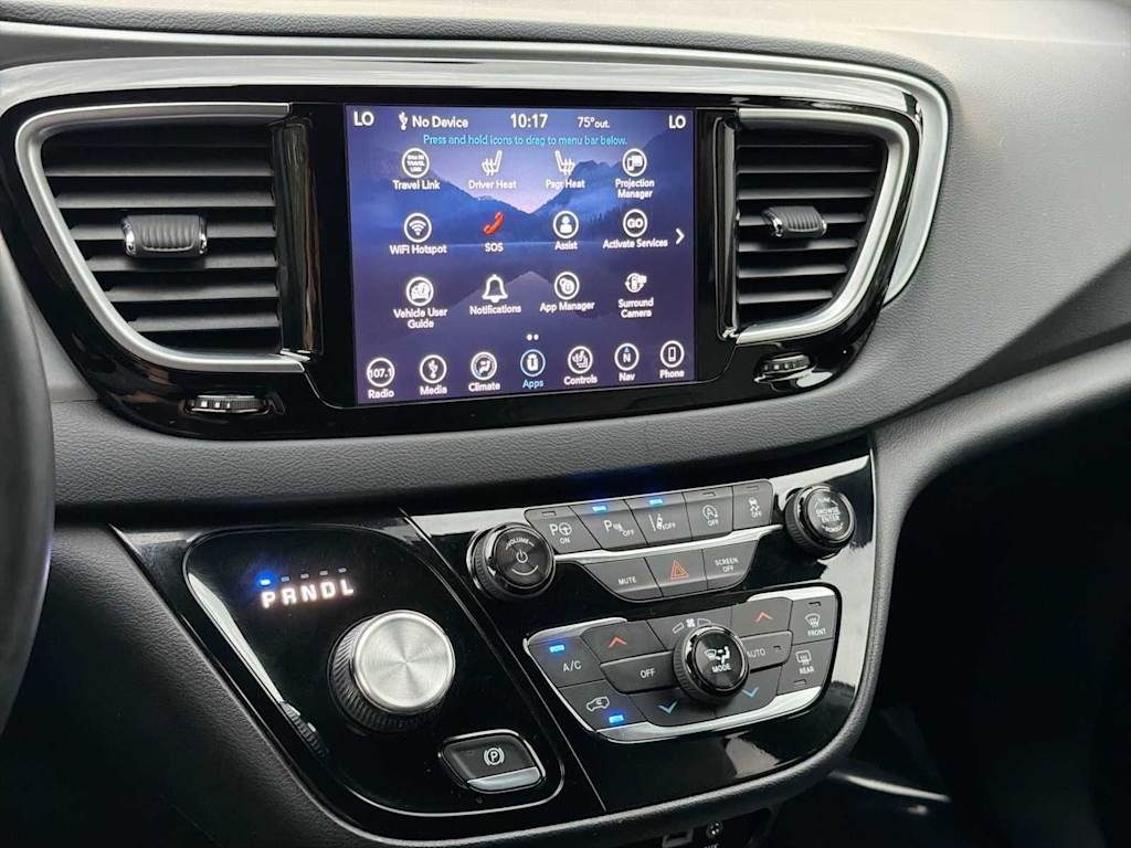 Thumbnail: 2018 Chrysler Pacifica - 13