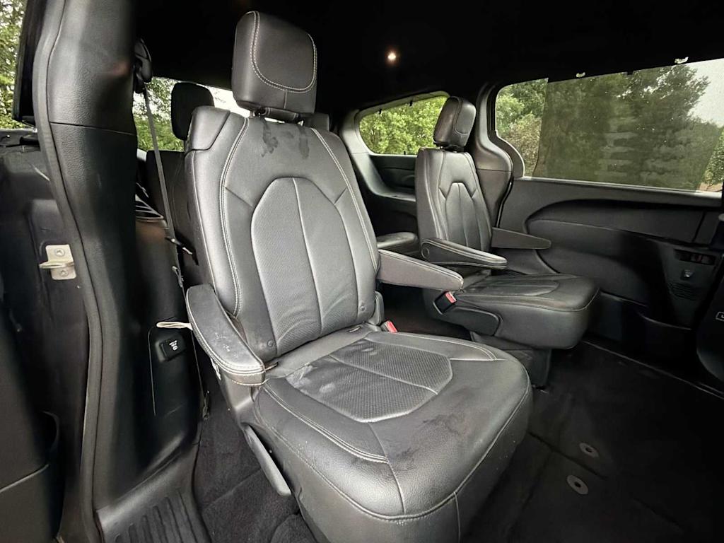 Thumbnail: 2018 Chrysler Pacifica - 10