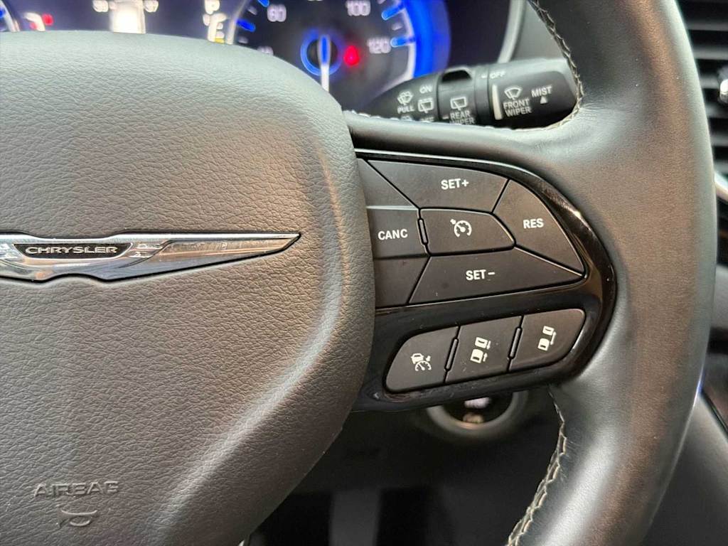 Thumbnail: 2018 Chrysler Pacifica - 27