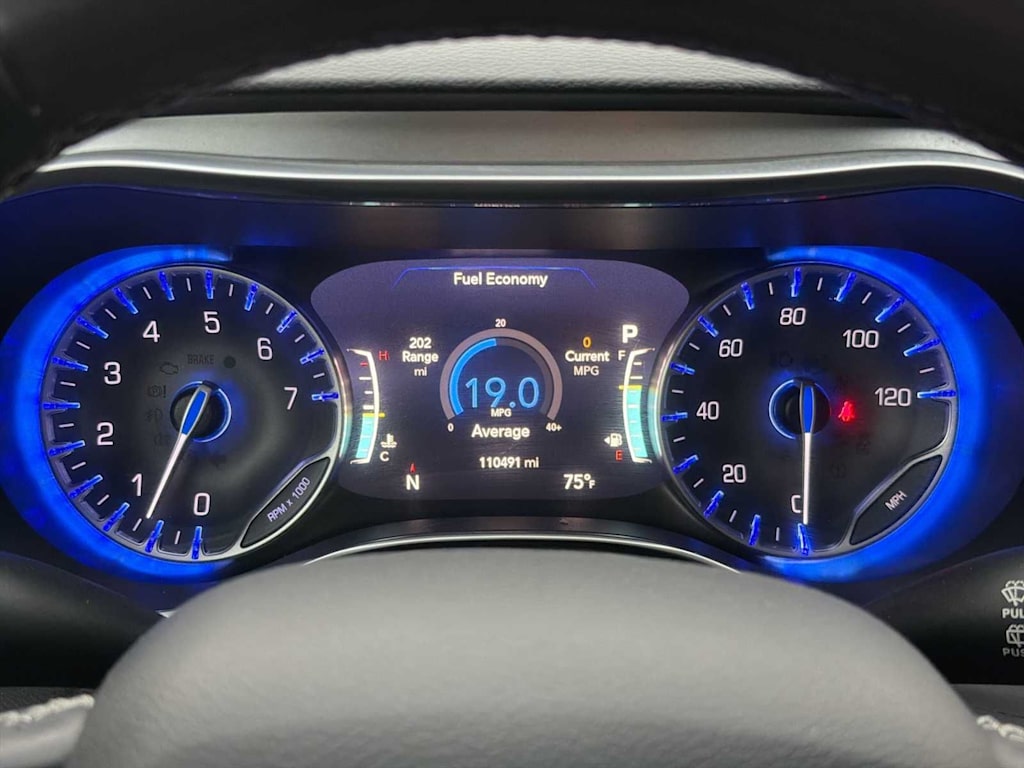 Thumbnail: 2018 Chrysler Pacifica - 15