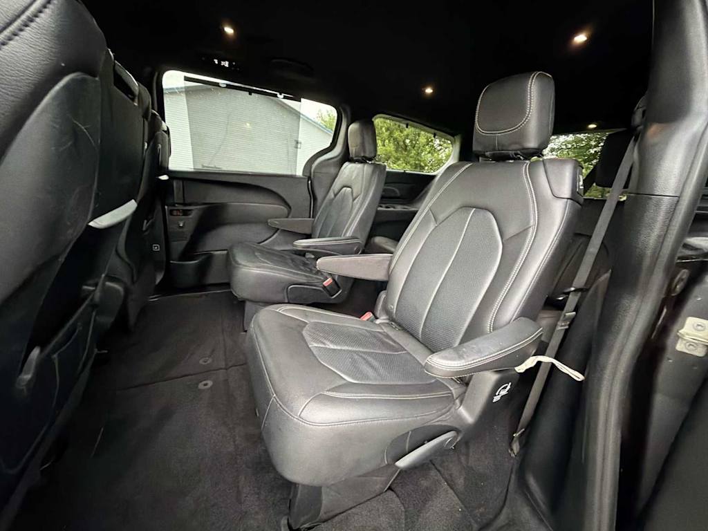 Thumbnail: 2018 Chrysler Pacifica - 24