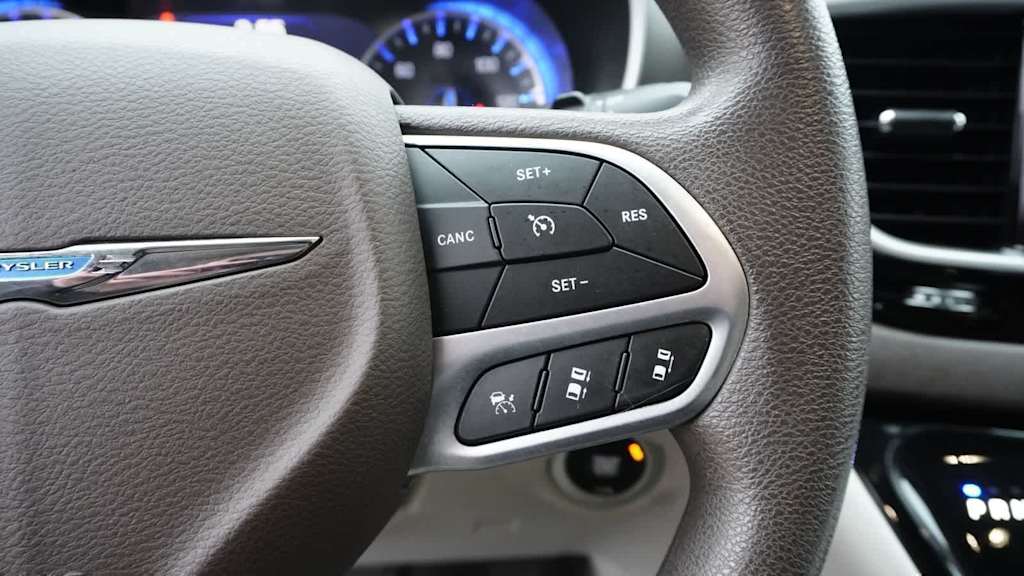 Thumbnail: 2019 Chrysler Pacifica - 31