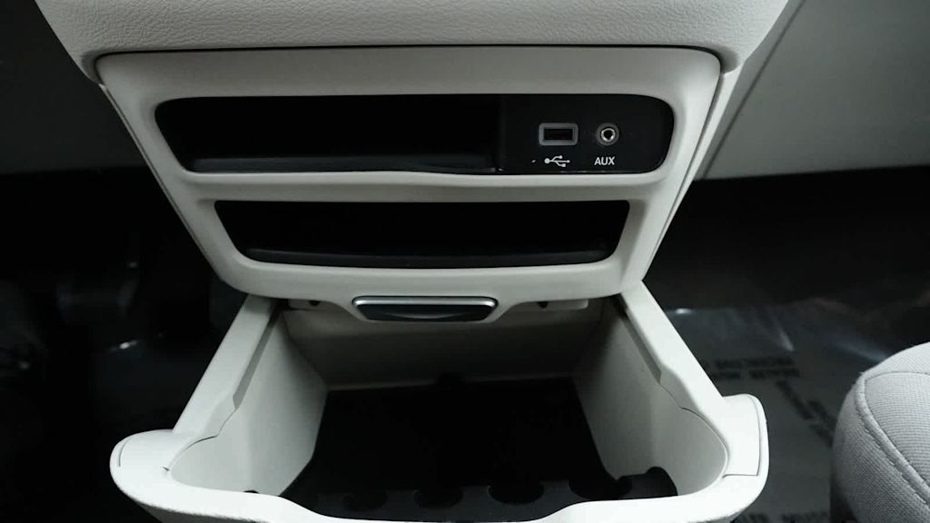 Thumbnail: 2019 Chrysler Pacifica - 34