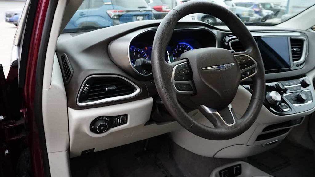 Thumbnail: 2019 Chrysler Pacifica - 2