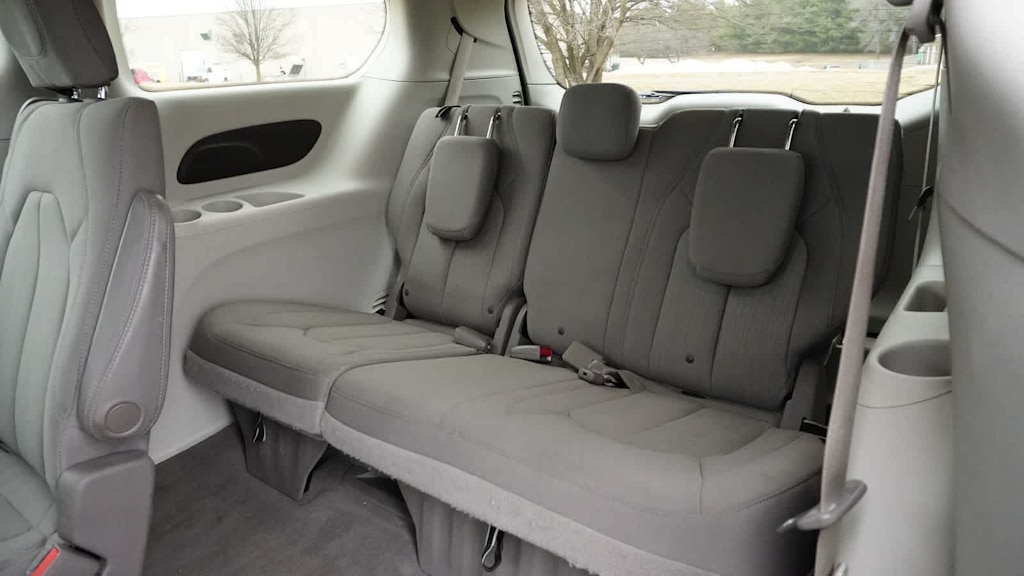 Thumbnail: 2019 Chrysler Pacifica - 24