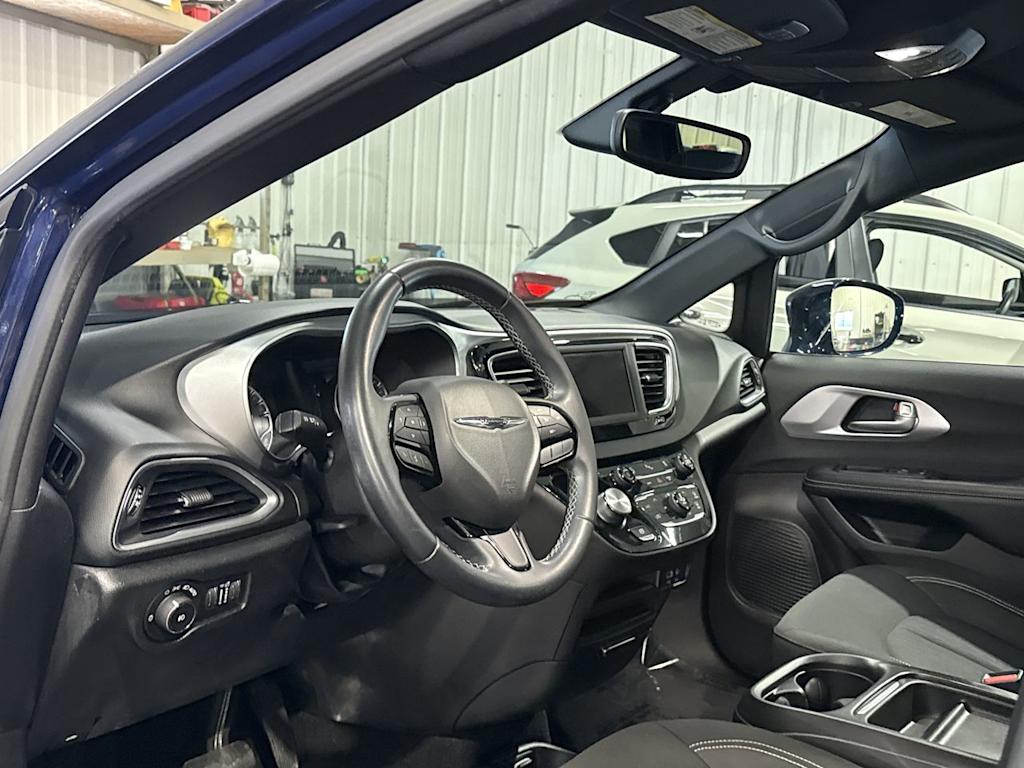 Thumbnail: 2018 Chrysler Pacifica - 2