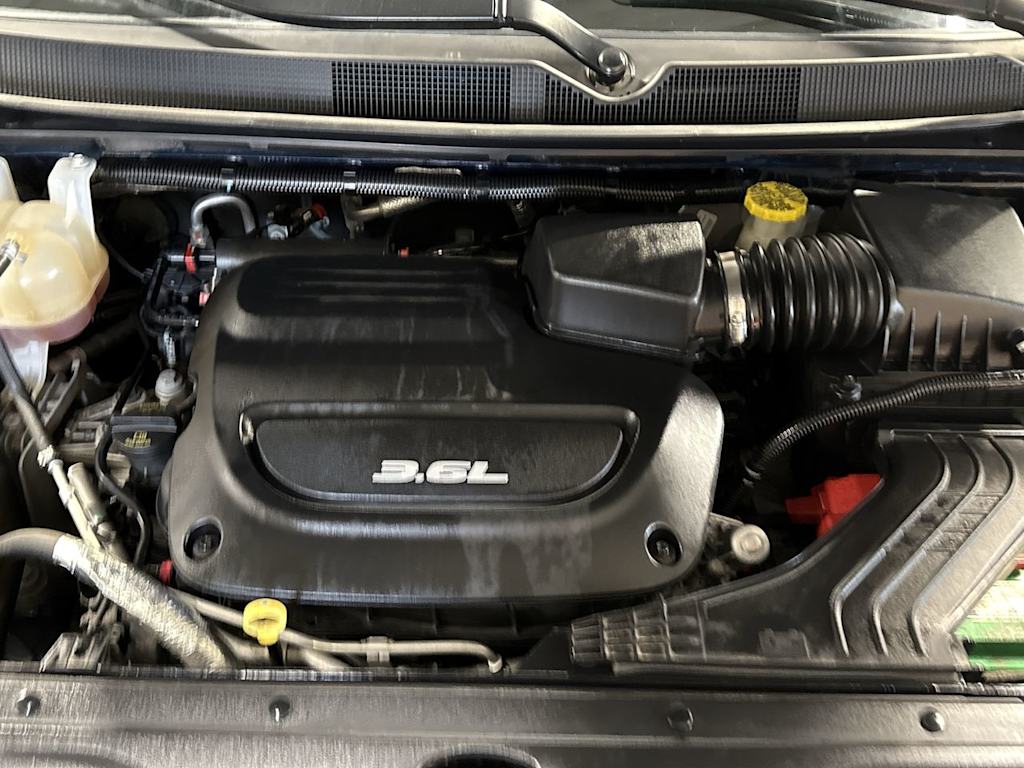 Thumbnail: 2018 Chrysler Pacifica - 8