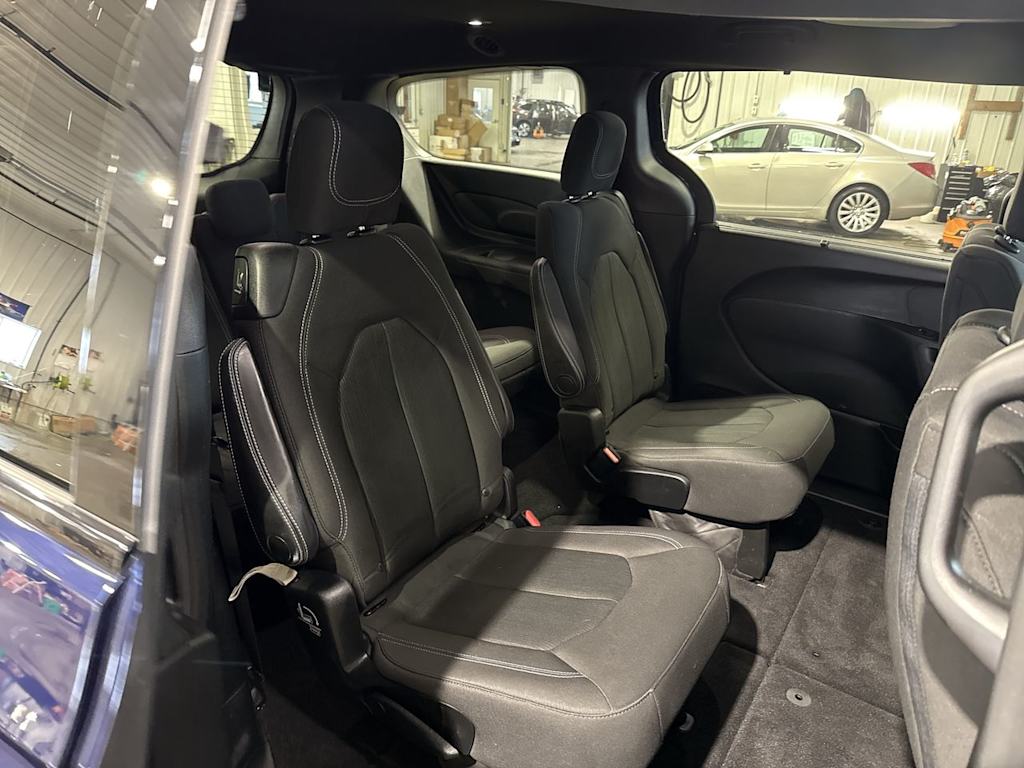 Thumbnail: 2018 Chrysler Pacifica - 27