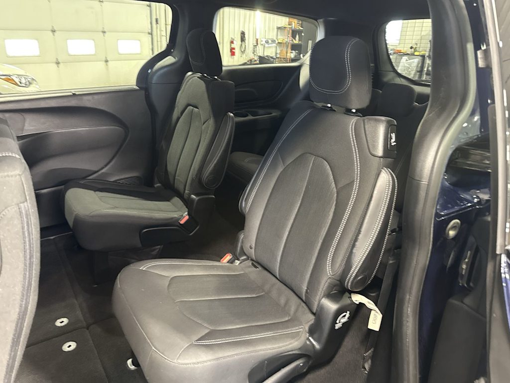 Thumbnail: 2018 Chrysler Pacifica - 26