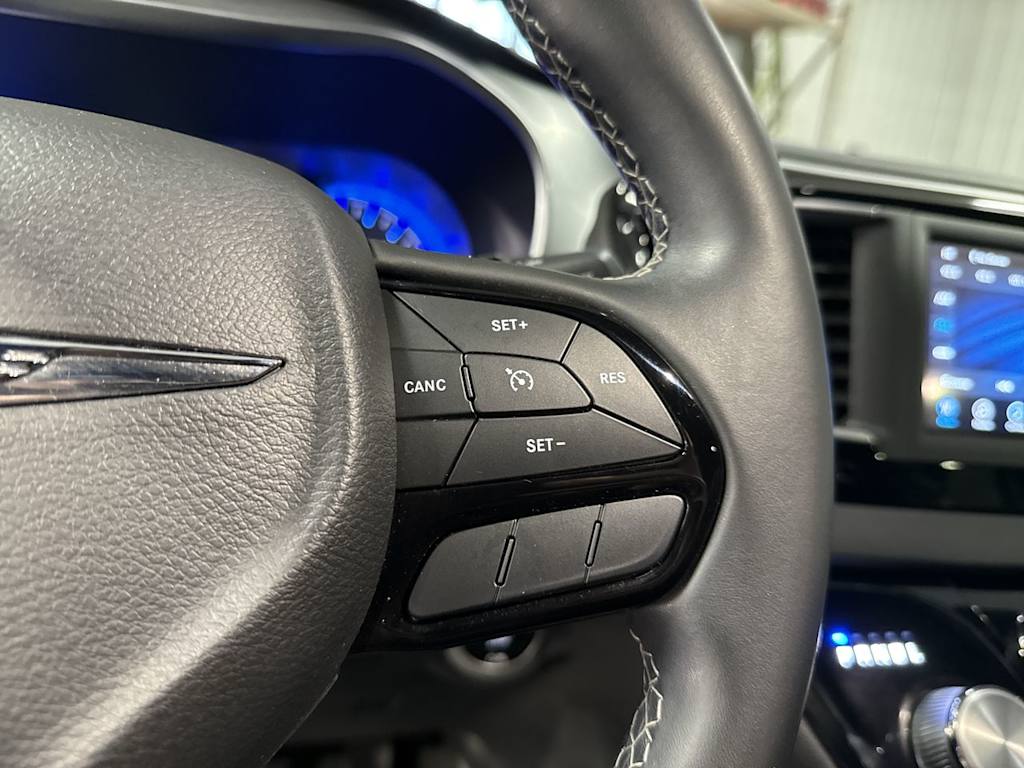 Thumbnail: 2018 Chrysler Pacifica - 29