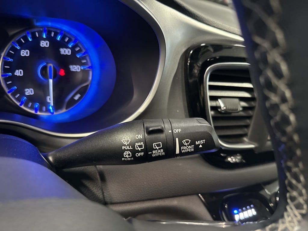 Thumbnail: 2018 Chrysler Pacifica - 15