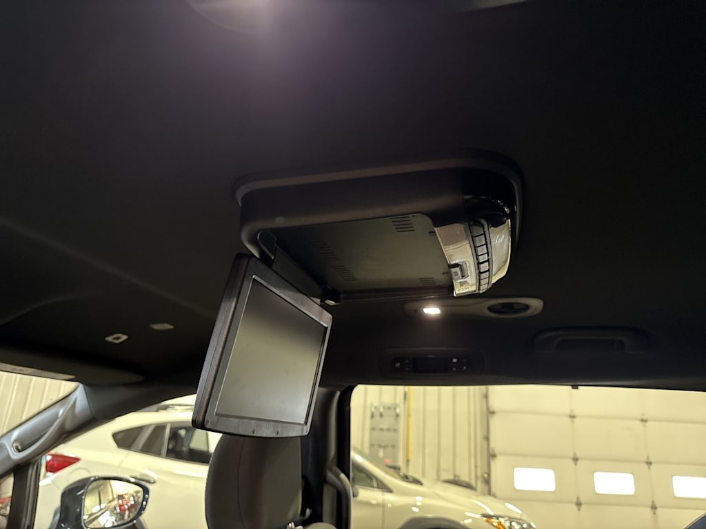 Thumbnail: 2018 Chrysler Pacifica - 34