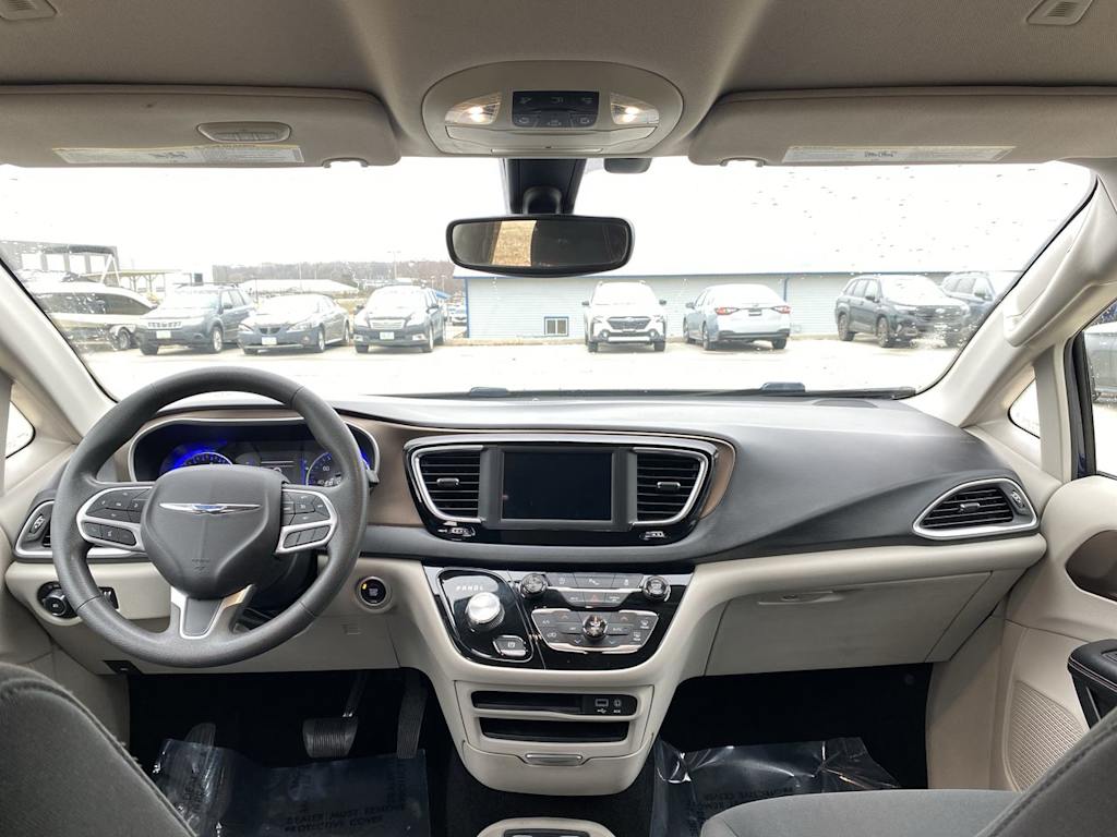 2018 Chrysler Pacifica Touring Plus 10