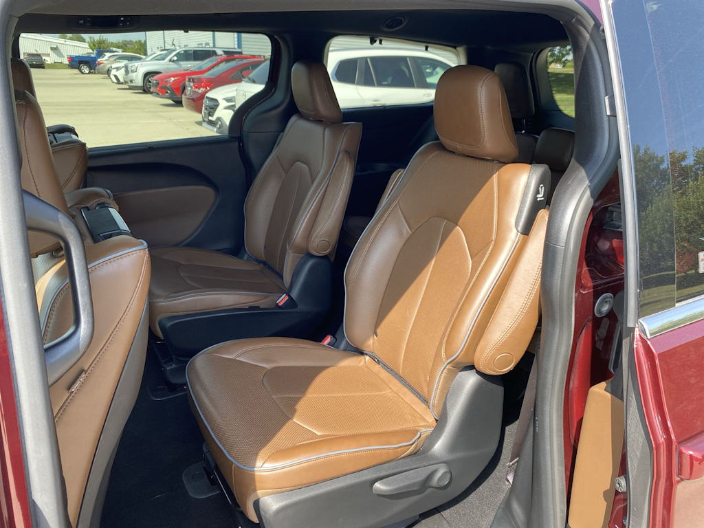Thumbnail: 2021 Chrysler Pacifica - 26