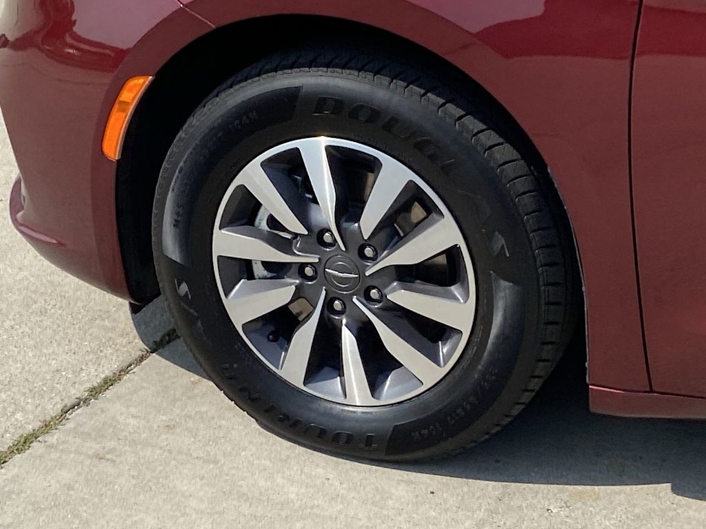 Thumbnail: 2021 Chrysler Pacifica - 7