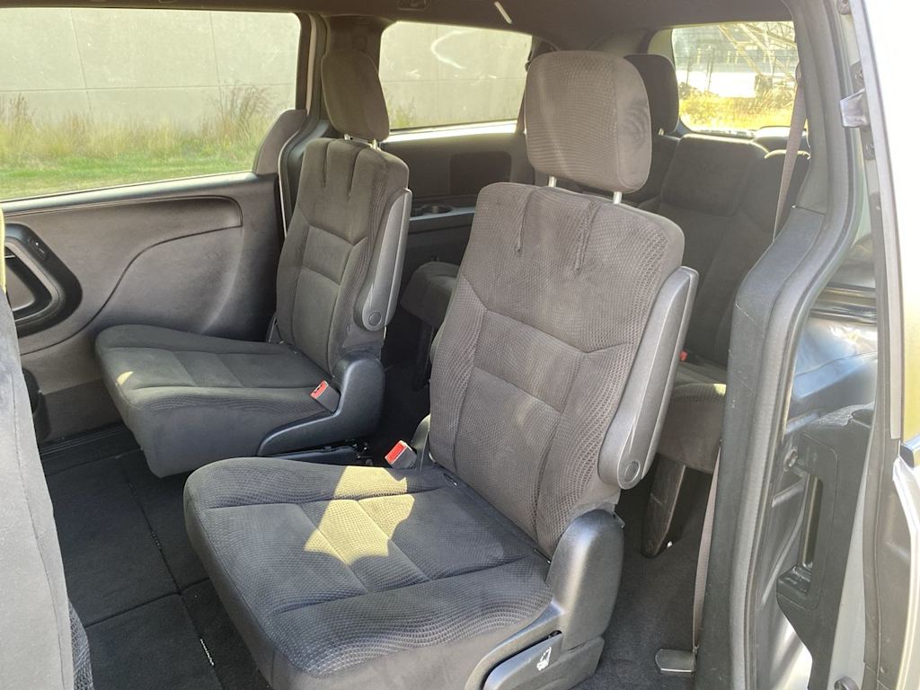 Thumbnail: 2017 Dodge Grand Caravan - 23