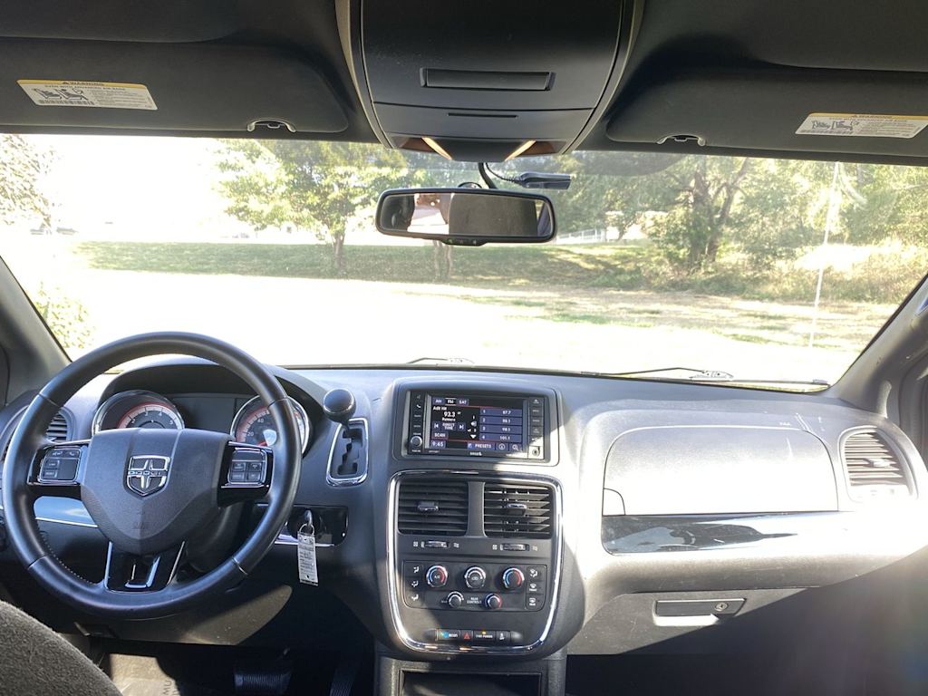 Thumbnail: 2017 Dodge Grand Caravan - 9