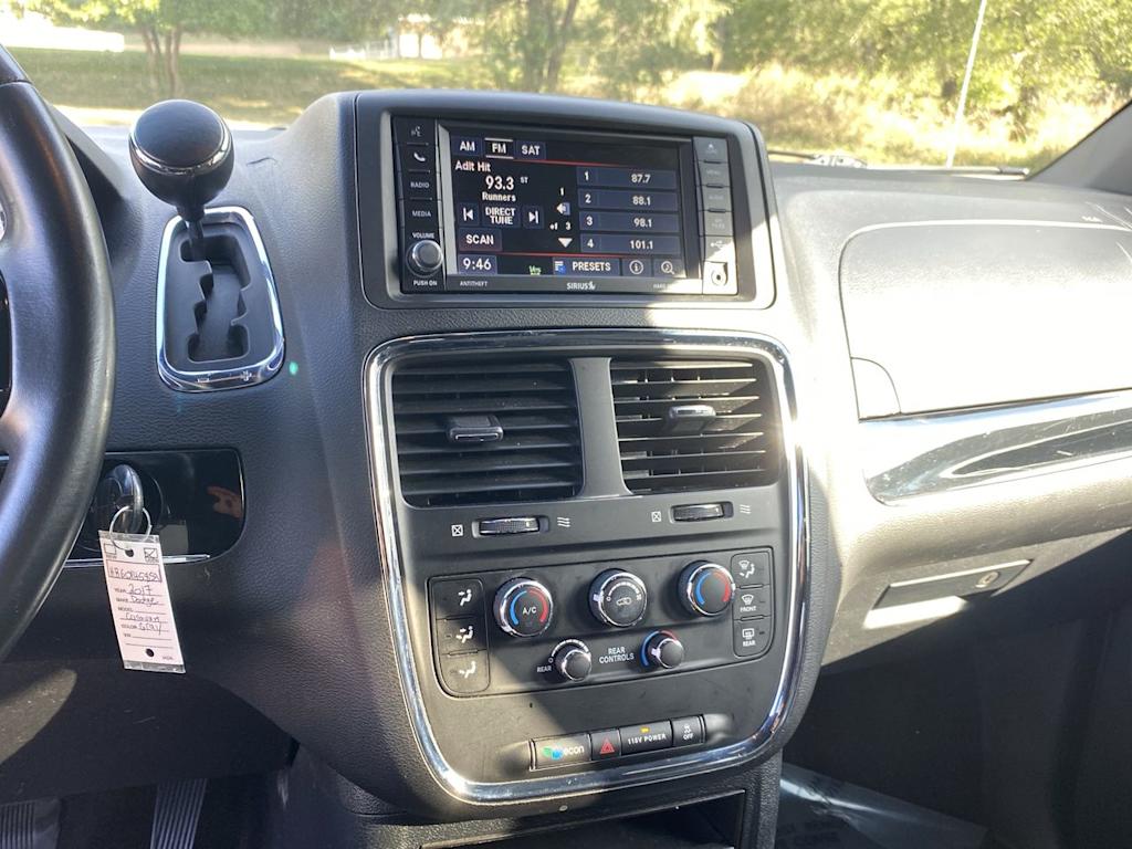 Thumbnail: 2017 Dodge Grand Caravan - 14