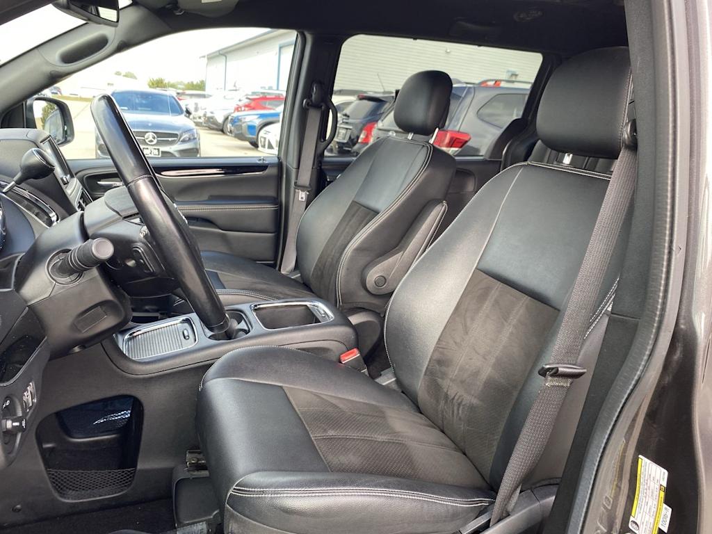 Thumbnail: 2020 Dodge Grand Caravan - 10