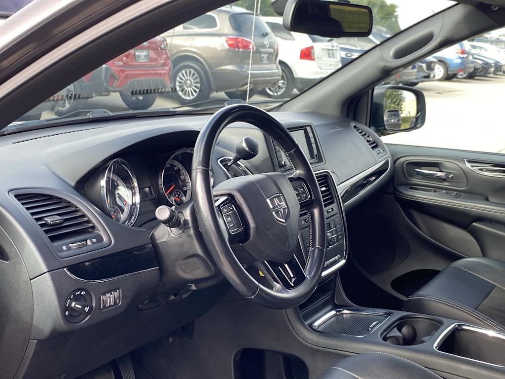 Thumbnail: 2020 Dodge Grand Caravan - 2