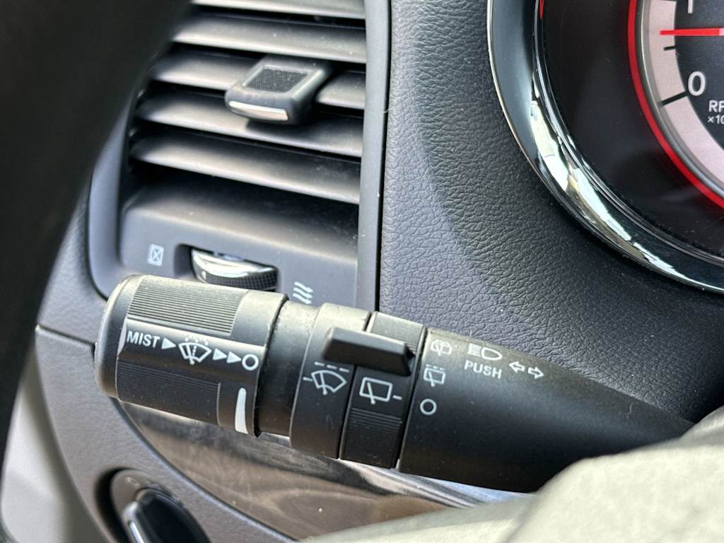 Thumbnail: 2012 Dodge Grand Caravan - 30