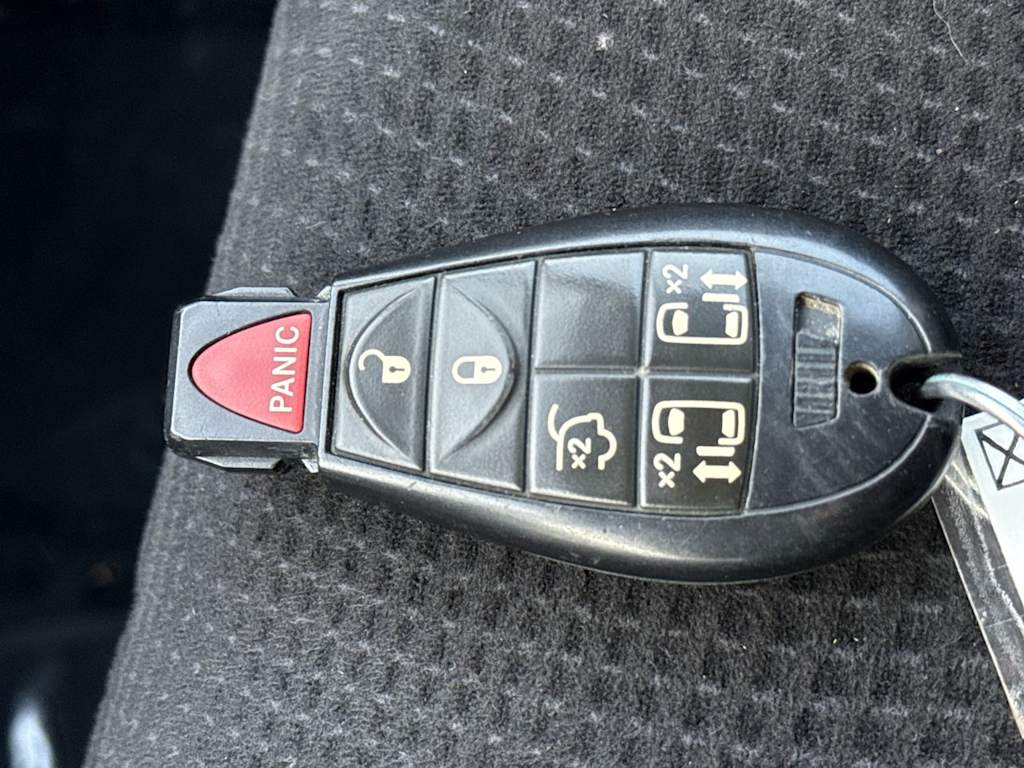 Thumbnail: 2012 Dodge Grand Caravan - 17