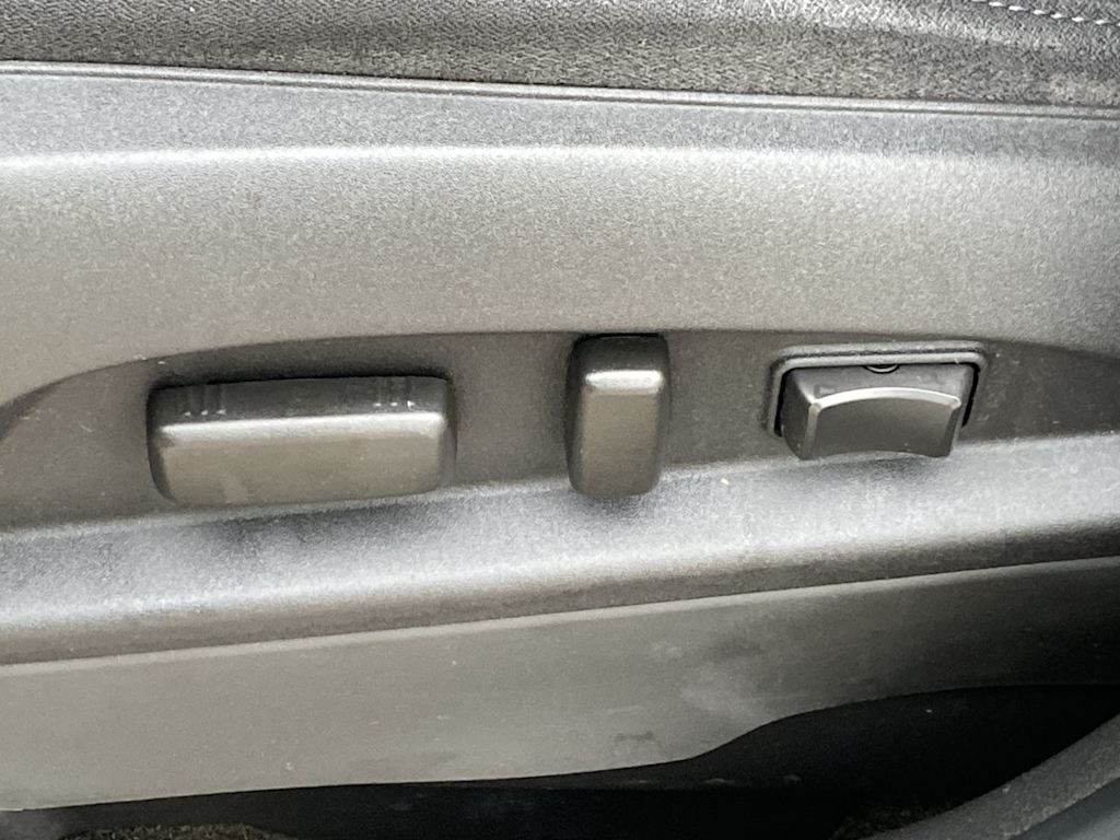 2011 Chevrolet Equinox LT 25