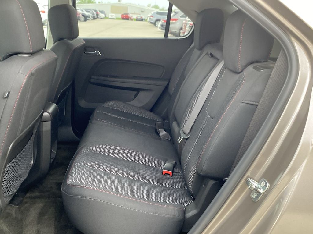 2011 Chevrolet Equinox LT 26
