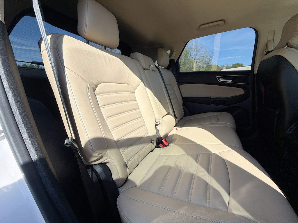 Thumbnail: 2016 Ford Edge - 25