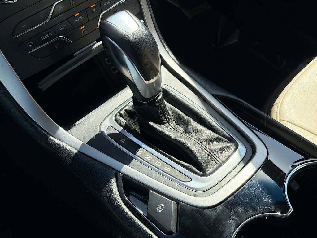 Thumbnail: 2016 Ford Edge - 15