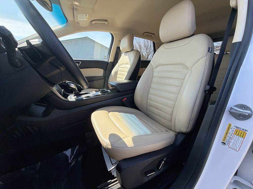 Thumbnail: 2016 Ford Edge - 10