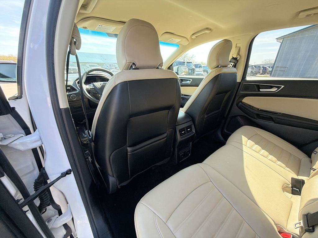 Thumbnail: 2016 Ford Edge - 12