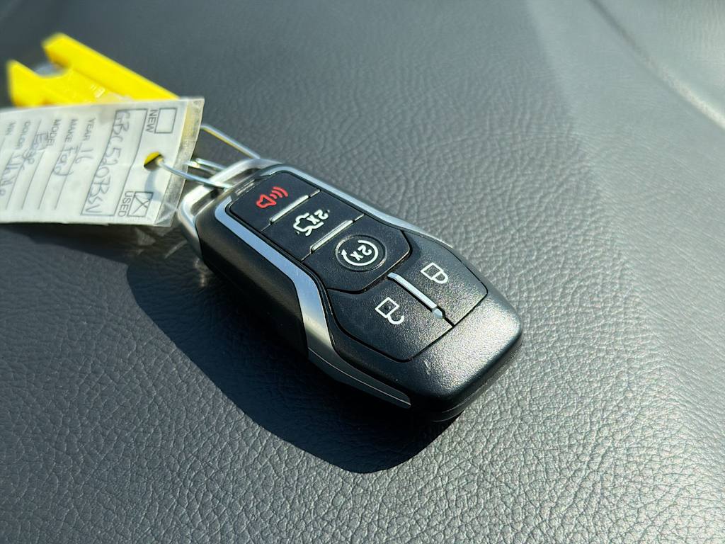 Thumbnail: 2016 Ford Edge - 18