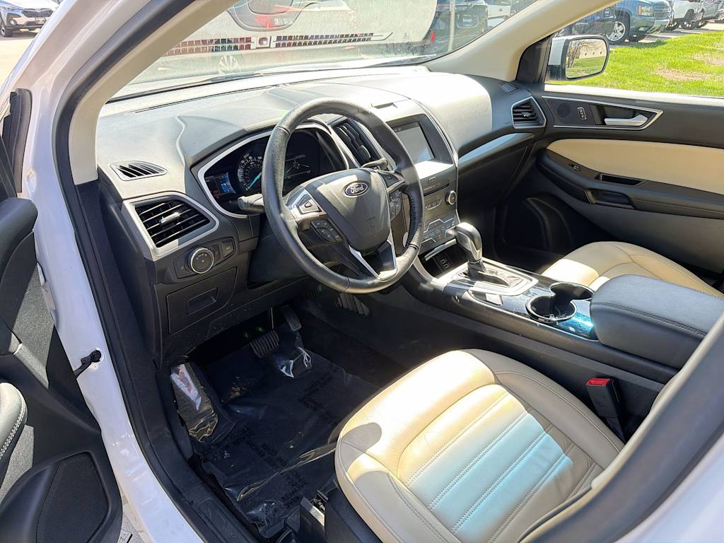 Thumbnail: 2016 Ford Edge - 2