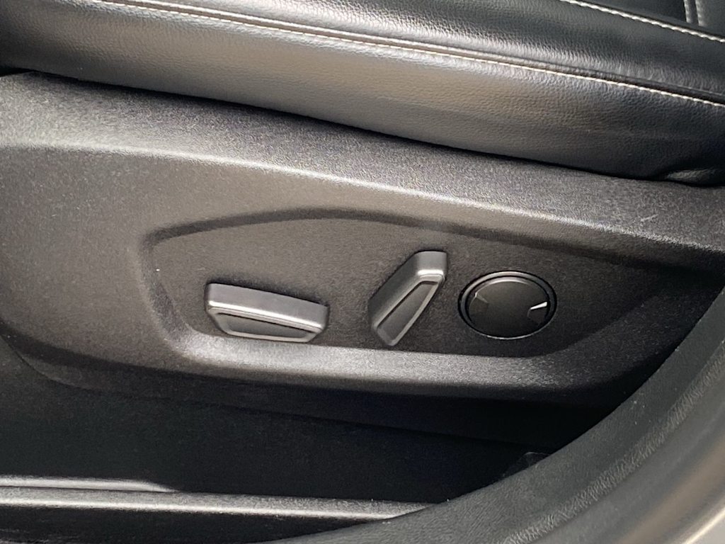 Thumbnail: 2022 Ford Edge - 24