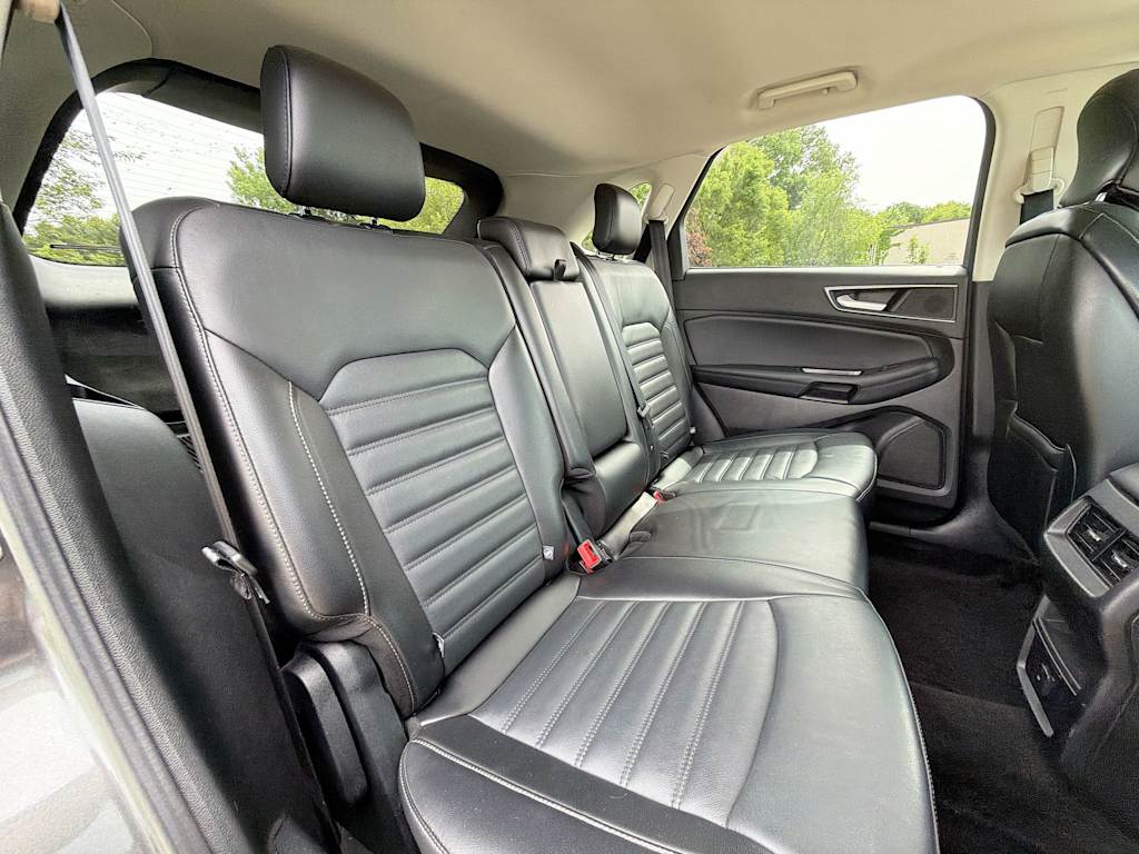 Thumbnail: 2016 Ford Edge - 25