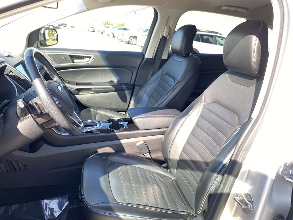 Thumbnail: 2017 Ford Edge - 10