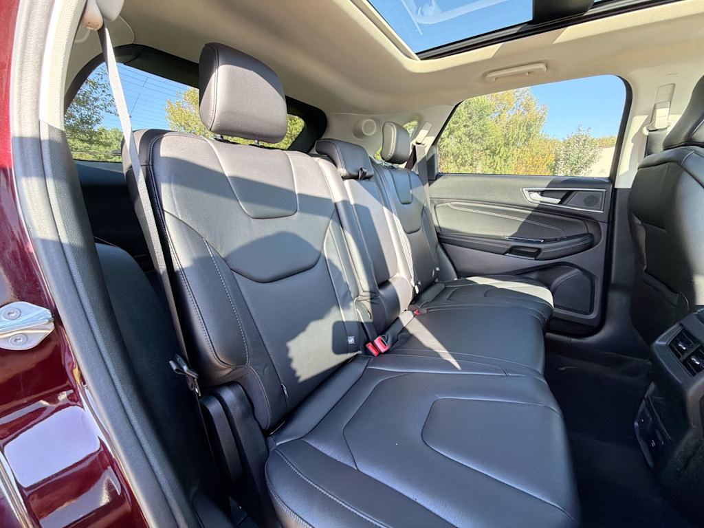 Thumbnail: 2020 Ford Edge - 26