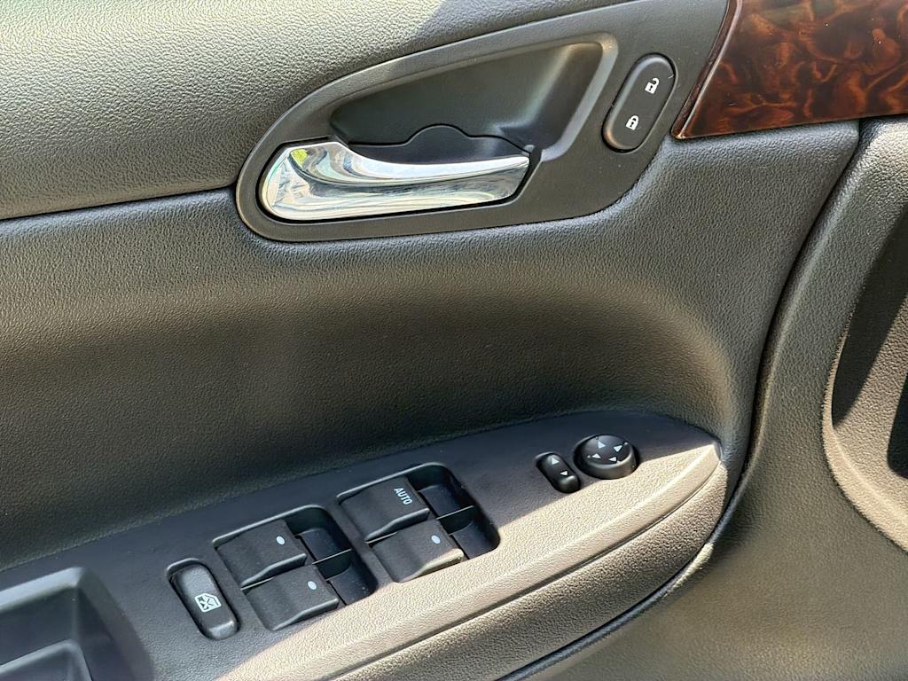 Thumbnail: 2014 Chevrolet Impala - 24