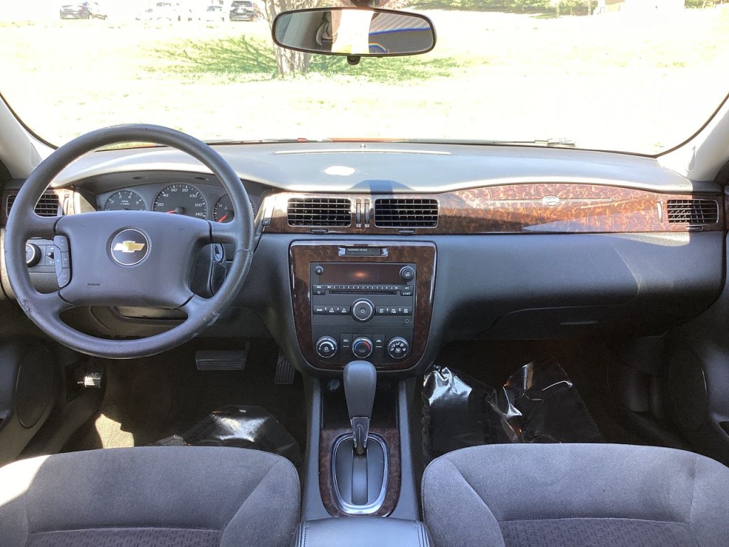 2012 Chevrolet Impala LS 10