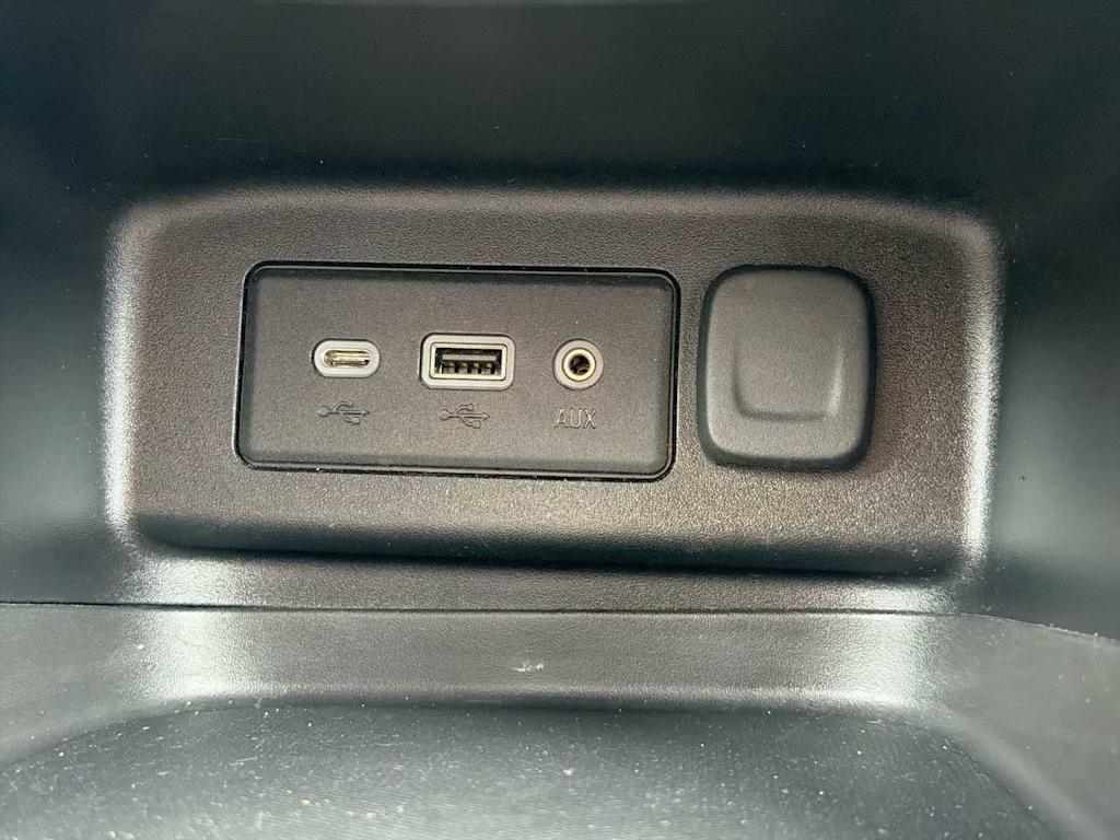 Thumbnail: 2019 Chevrolet Equinox - 28