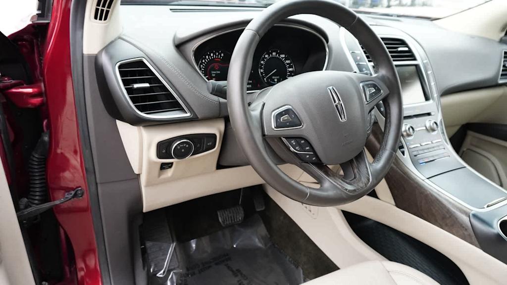 Thumbnail: 2016 Lincoln MKX - 2