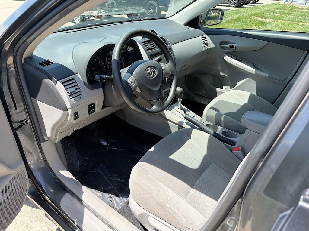 Thumbnail: 2013 Toyota Corolla - 2