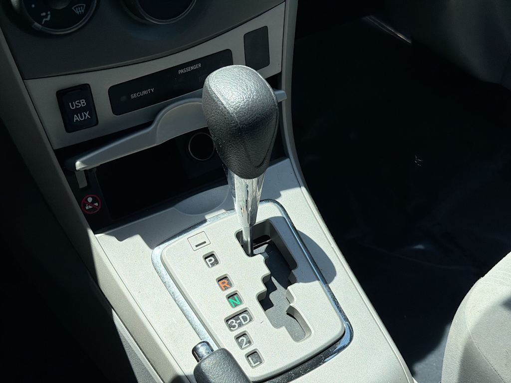 Thumbnail: 2013 Toyota Corolla - 15