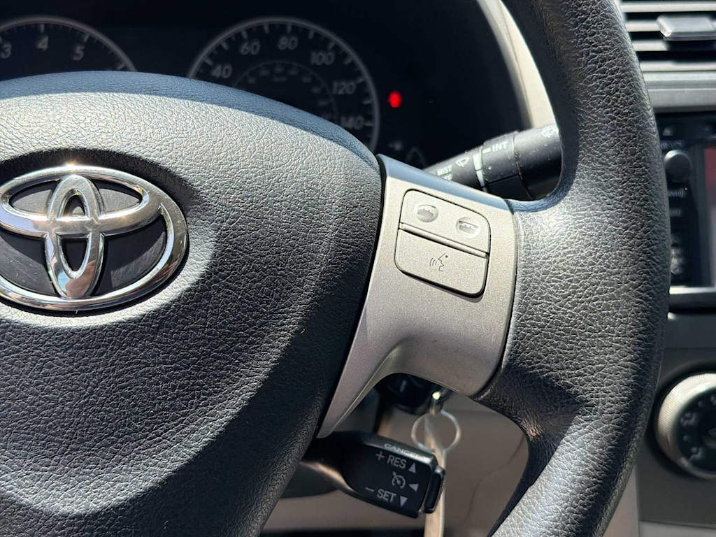 Thumbnail: 2013 Toyota Corolla - 27