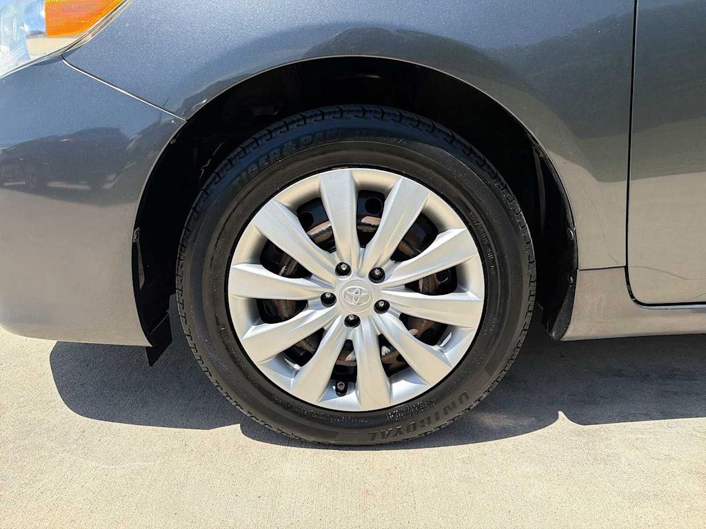 Thumbnail: 2013 Toyota Corolla - 7