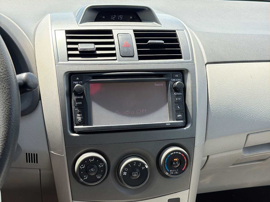 Thumbnail: 2013 Toyota Corolla - 14