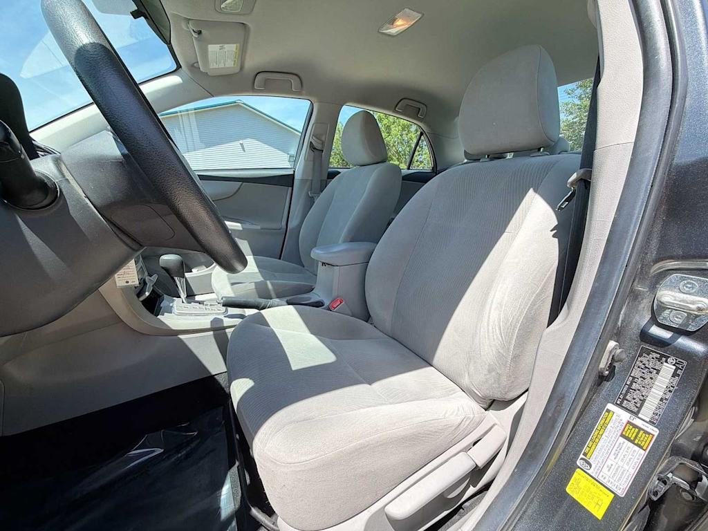 Thumbnail: 2013 Toyota Corolla - 10